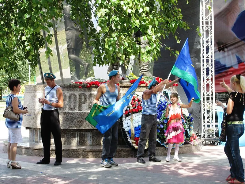Монумент «Воронеж — Родина ВДВ»
