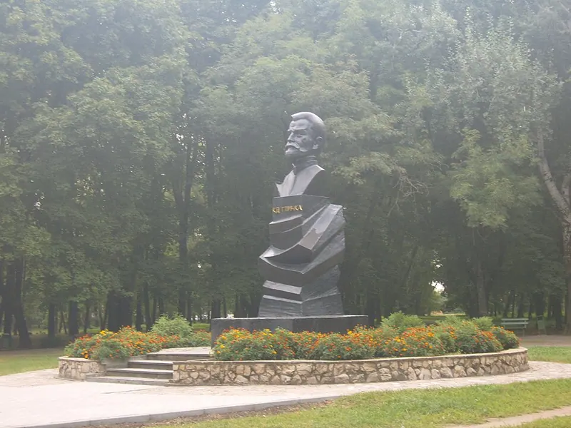 Памятник К. Д. Глинке
