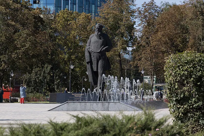 Памятник Льву Толстому (Тула)