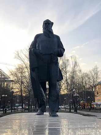 Памятник Льву Толстому (Тула) — фото 3