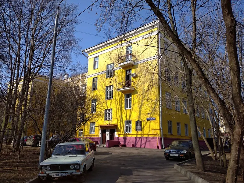 Дом физиков-ядерщиков на Песчаной улице