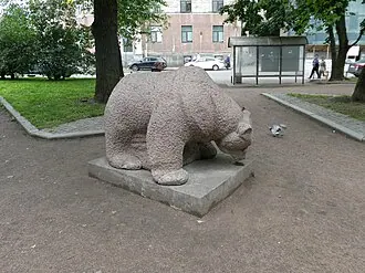 Медведь (скульптура в Треугольном сквере) — фото 3
