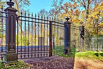 Баболовские ворота с Розовой караулкой