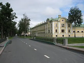 Конюшенный двор (Стрельна)