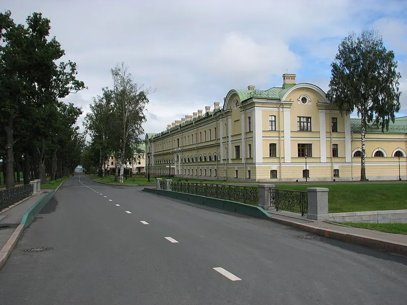 Конюшенный двор (Стрельна)