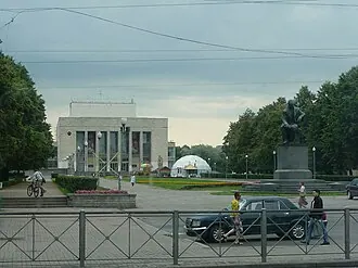 Здание театра юных зрителей имени А. А. Брянцева — фото 3
