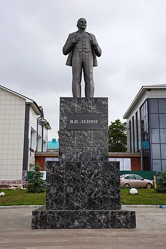 Памятник Ленину (Кукмор) — фото 2