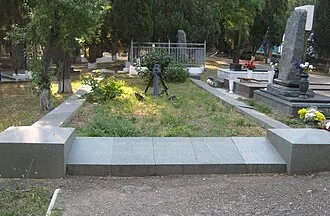 Братская могила подпольщиков на кладбище Коммунаров — фото 4