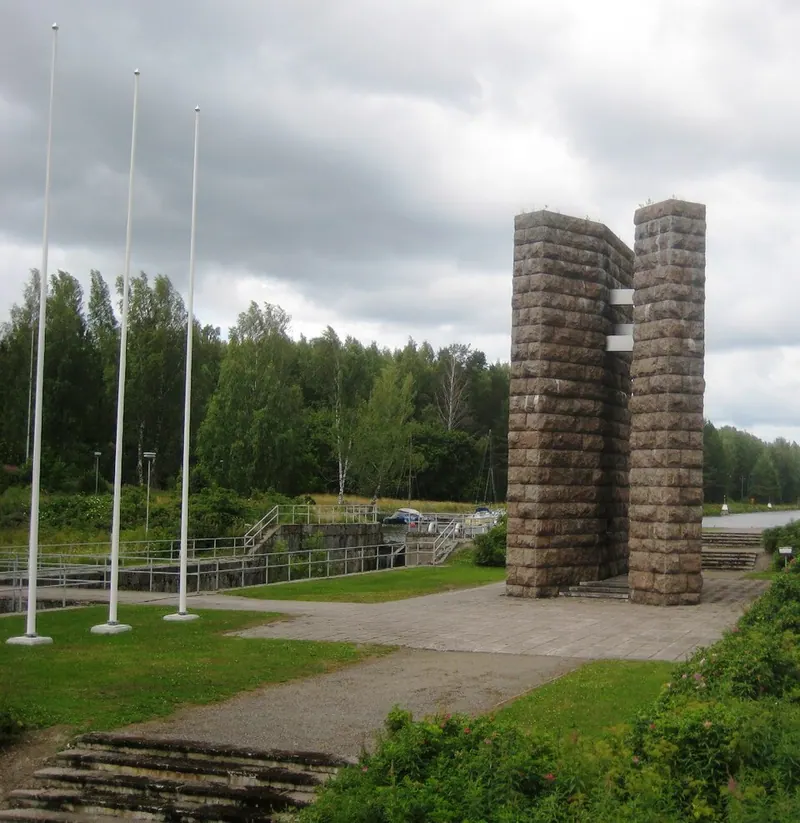 Памятный знак в честь реконструкции в 1968 году Сайменского канала