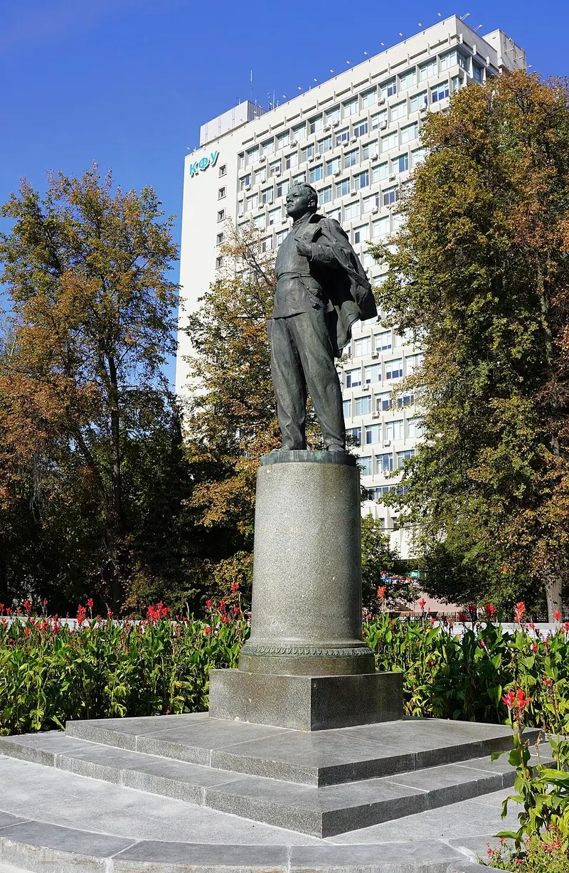 Памятник студенту Володе Ульянову (Казань)