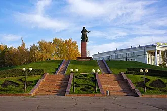 Памятник Муллануру Вахитову (Казань) — фото 2