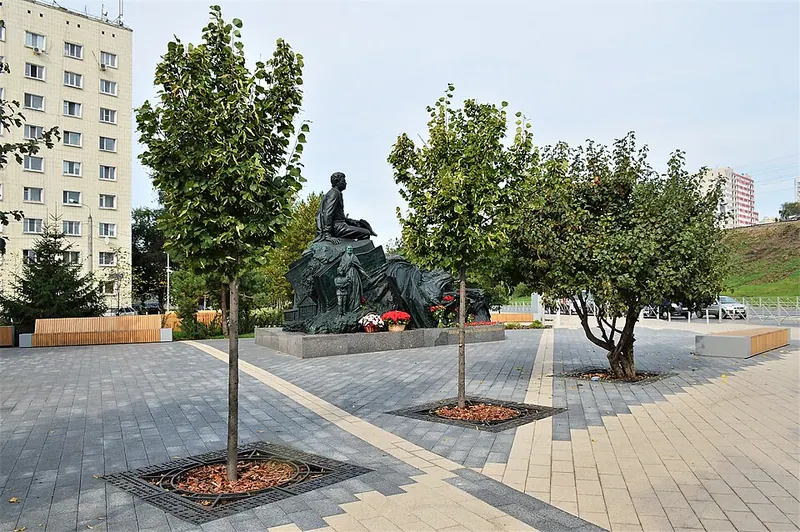 Памятник Мустаю Кариму (Казань)