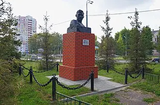 Памятники Мусе Джалилю в Казани — фото 2