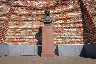 Памятники Мусе Джалилю в Казани — фото 3