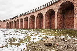 Прясло стены Новгородского Кремля с двумя воротами между Дворцовой башней и Пречистенской аркой — фото 3