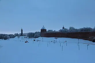 Прясло стены Новгородского Кремля с двумя воротами между Дворцовой башней и Пречистенской аркой — фото 4