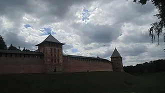 Прясло стены Новгородского Кремля между Златоустовской и Покровской башнями — фото 3