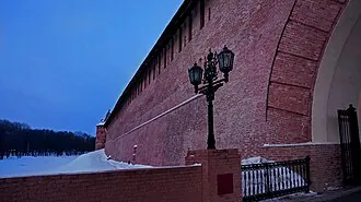 Прясло стены Новгородского Кремля между Митрополичьей башней и Воскресенской аркой — фото 4