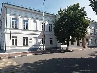 Здание бывшей гимназии, в которой учился Ленин