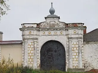 Восточные святые врата Юрьева монастыря