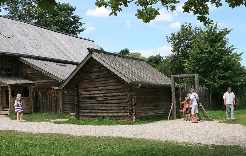 Амбар Алексеевой из деревни Хвощник