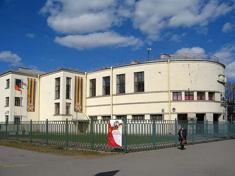 Здание школы (улица Харченко, 27)
