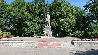 Памятник Клавдии Назаровой