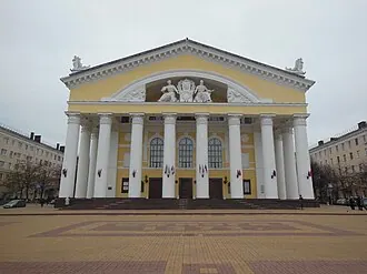 Памятник театральному зрителю