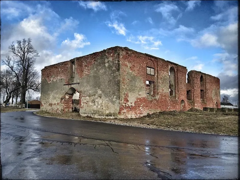 Кирха в Ишдаггене