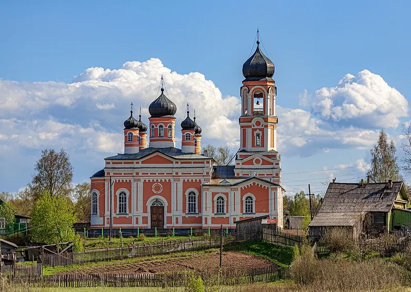 Церковь Святой Троицы (Крестцы)
