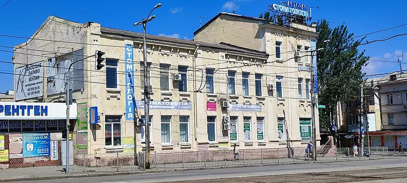 Доходный дом К. К. Гюберта с аптекой Тавониуса