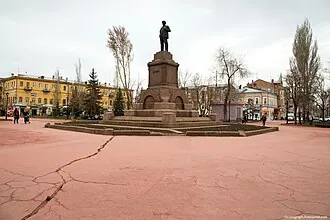 Памятник В. И. Ленину на площади Революции (Самара) — фото 3