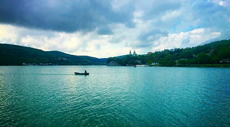 Абрау (озеро)