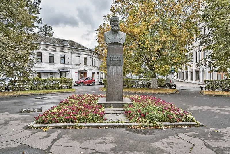 Памятник Леониду Трефолеву