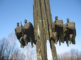 Памятник советско-польскому братству по оружию — фото 2