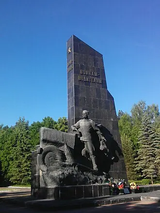 Памятник воинам-водителям — фото 2