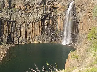 Красные камни