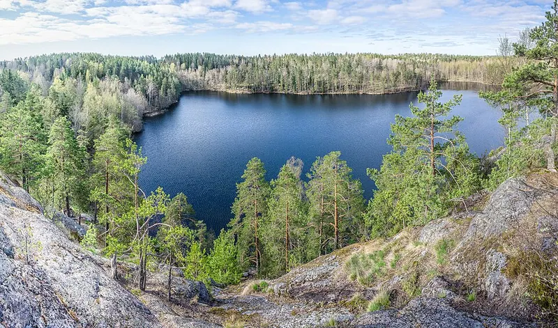 Ястребиное (озеро, Ленинградская область)