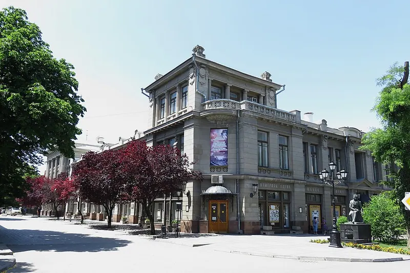 Крымский академический театр имени М. Горького