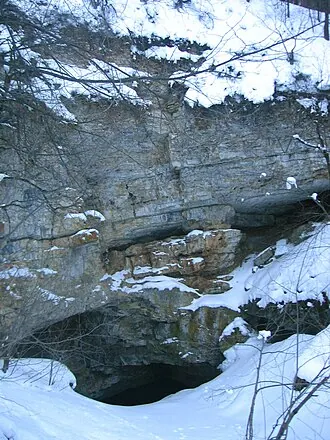Ыласын (пещера)
