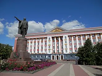 Памятник Ленину (Курск, Красная площадь) — фото 4