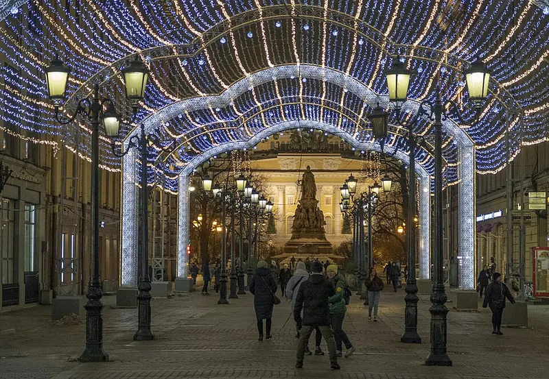 Памятник петербургскому фотографу