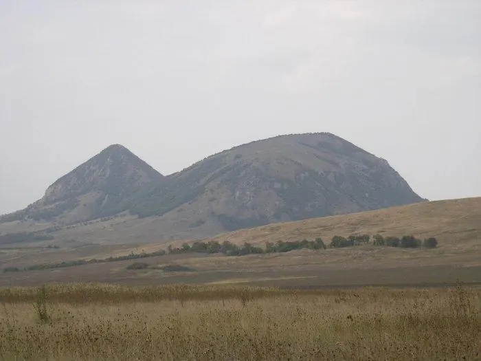 Верблюд (гора)