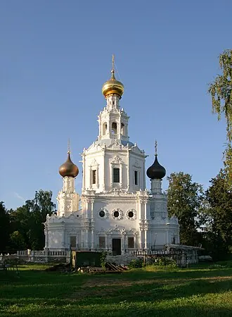 Храм Троицы Живоначальной в Троице-Лыкове