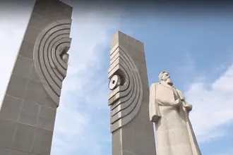 Памятник Курчатову (Челябинск)