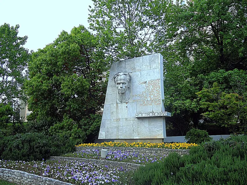 Барельеф Николая Островского (Сочи)