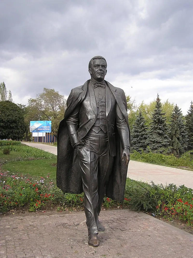 Памятник Иосифу Кобзону