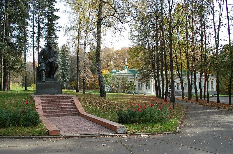 Памятник Ленину в Кремле