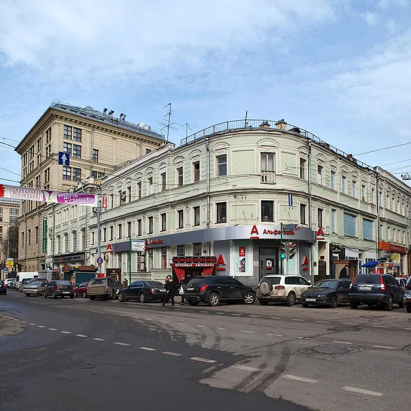 Здание гостиницы и ресторана «Яр»
