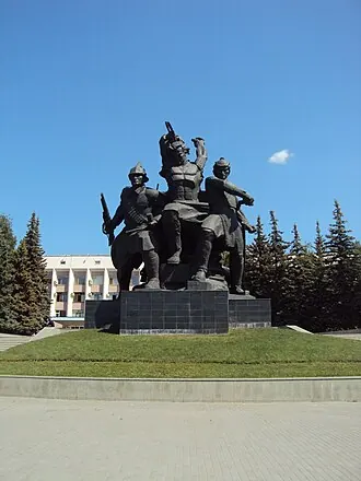 Памятник героям Октябрьской революции и гражданской войны — фото 2